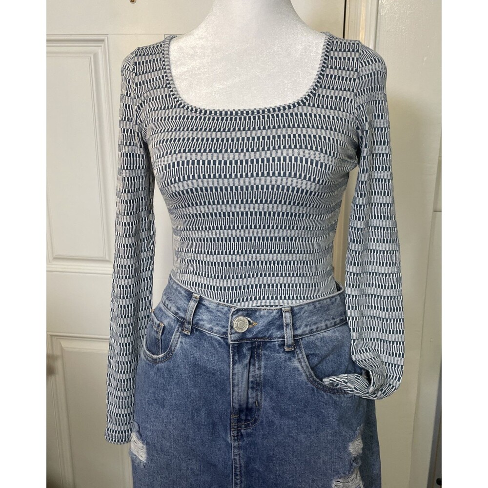 Caution to the Wind Women's Blue & White Striped Long Sleeve Top Small Stretchy